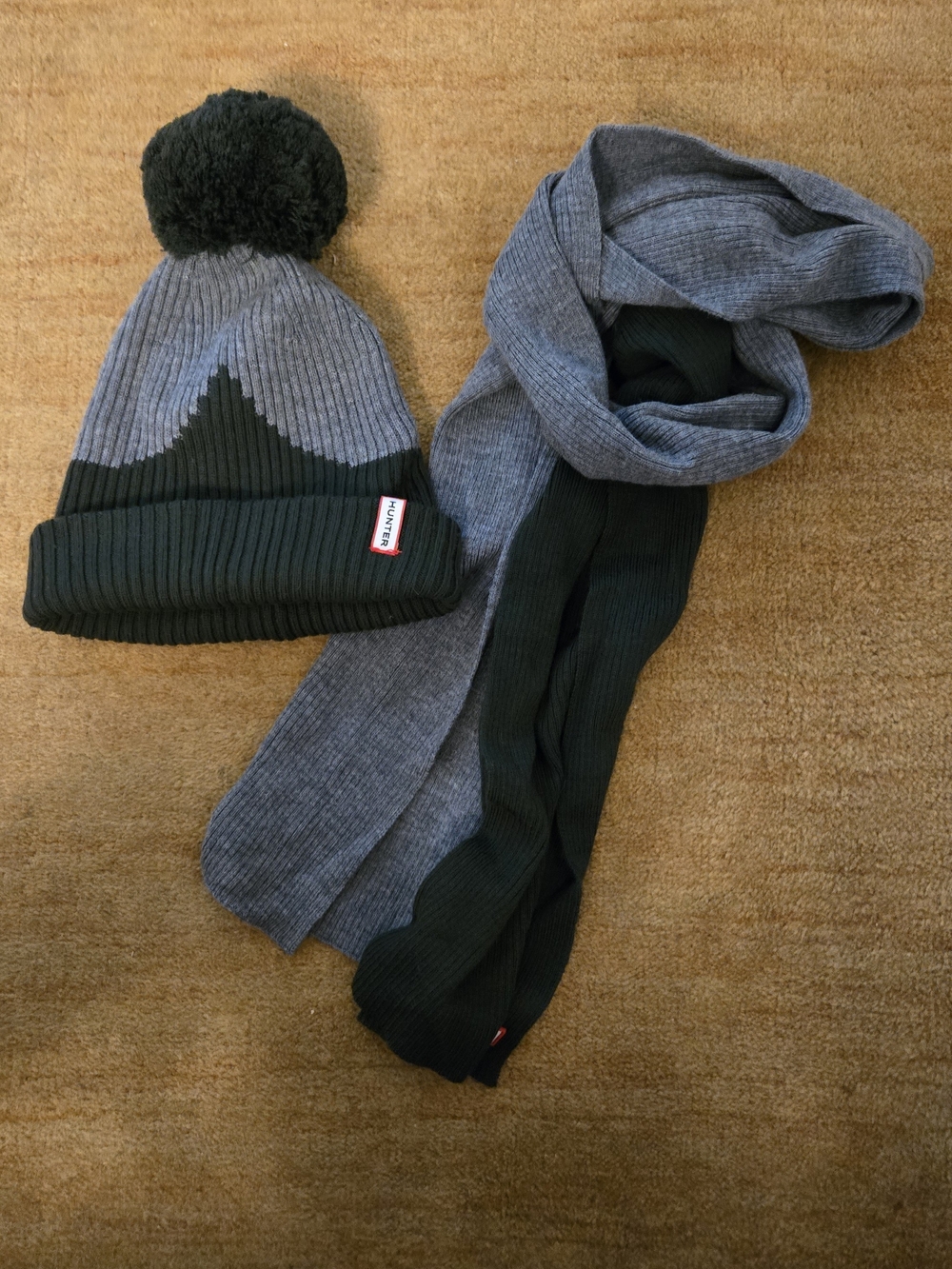 Hunter Gray and Dark Green Ribbed Pom-Pom Beanie & Scarf Set